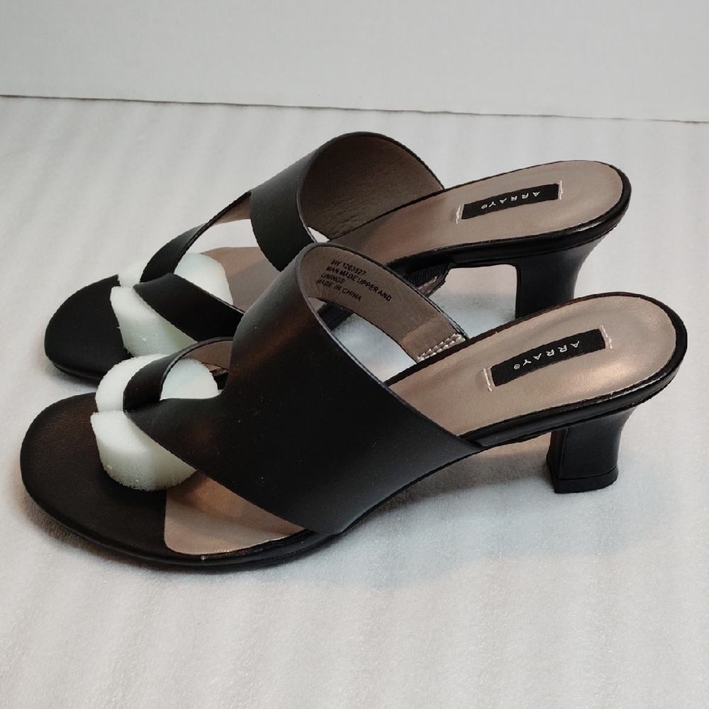 New Array Black Sandals Size 9W